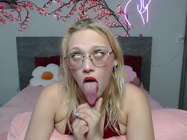 Coraline-bush live webcam show