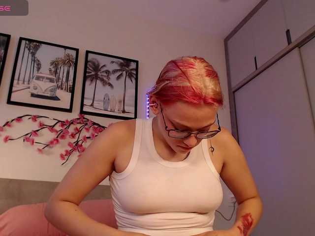 Coraline-bush live cam on BongaCams