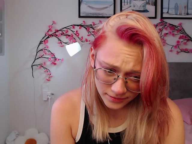 Coraline-bush live cam on BongaCams