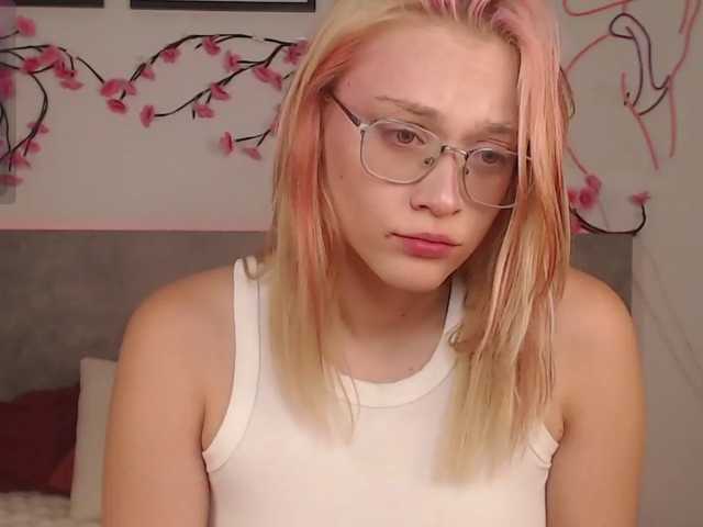 Coraline-bush live cam on BongaCams