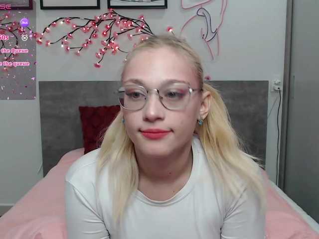 Coraline-bush live cam on BongaCams