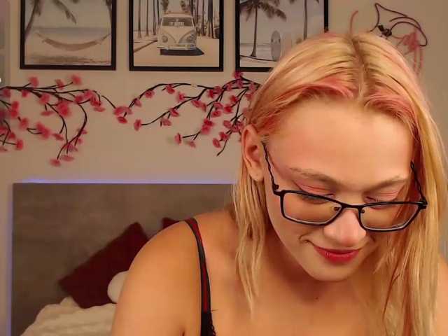 Coraline-bush live cam on BongaCams