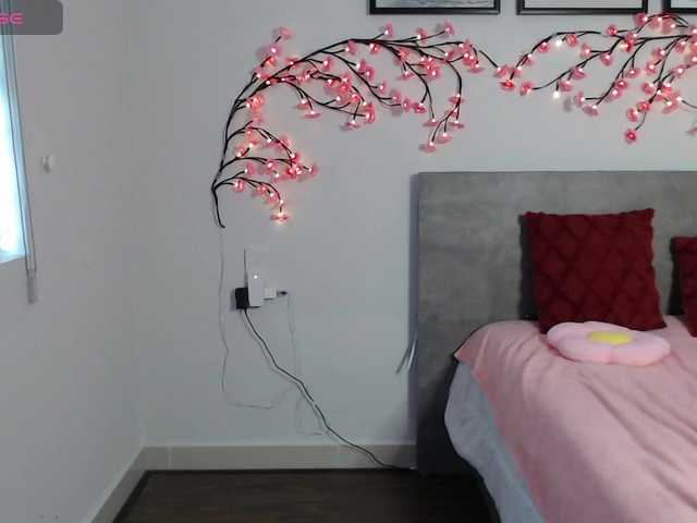 Coraline-bush live webcam show