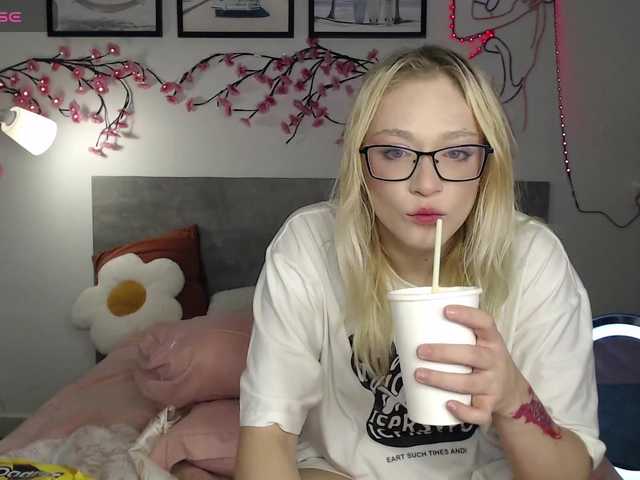Coraline-bush live cam on BongaCams