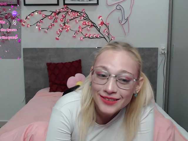 Coraline-bush live webcam show