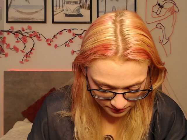 Coraline-bush live cam on BongaCams