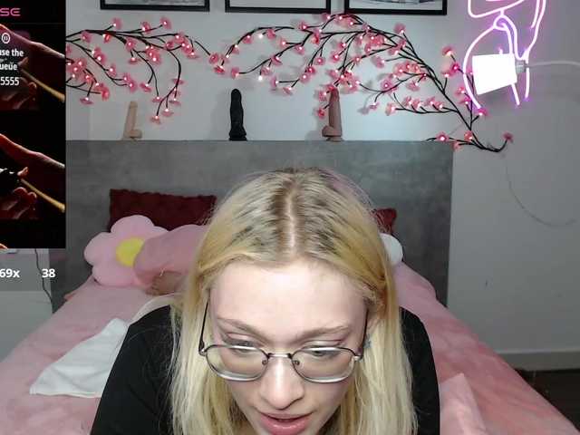 Coraline-bush live cam on BongaCams