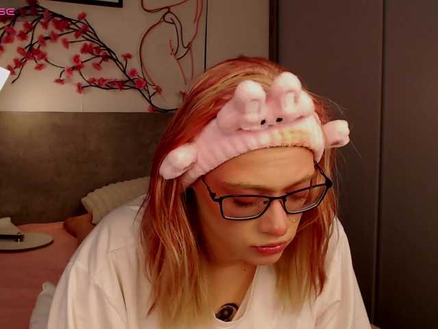 Coraline-bush live cam on BongaCams