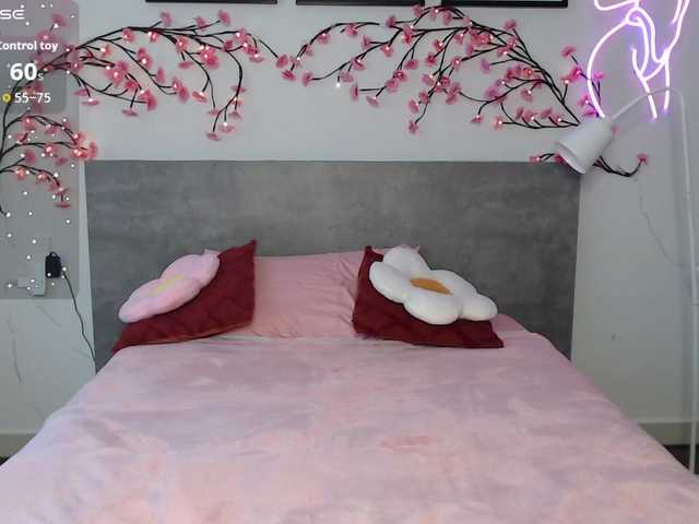 Coraline-bush live cam on BongaCams