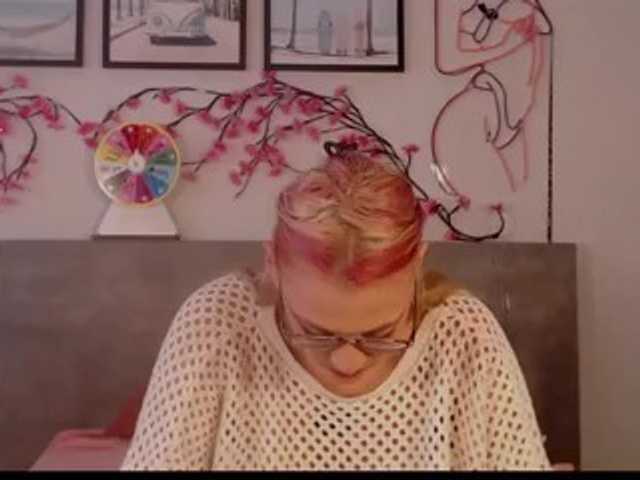 Coraline-bush live cam on BongaCams