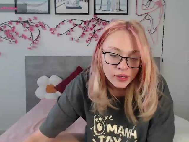 Coraline-bush live cam on BongaCams
