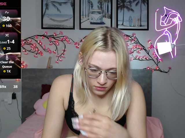 Coraline-bush live cam on BongaCams