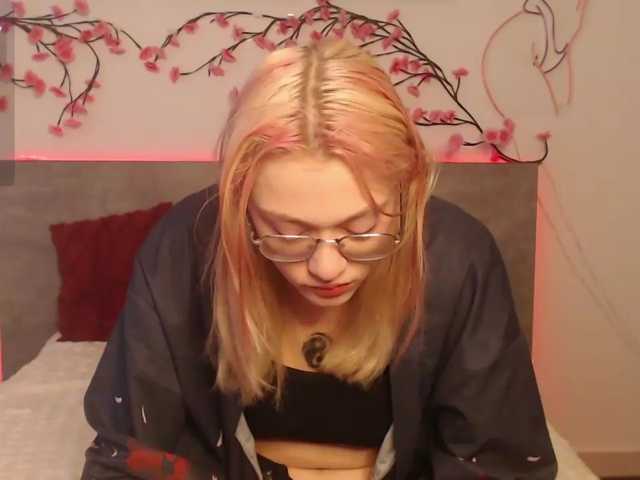 Coraline-bush live cam on BongaCams
