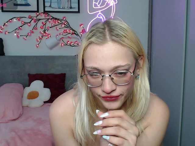 Coraline-bush live cam on BongaCams