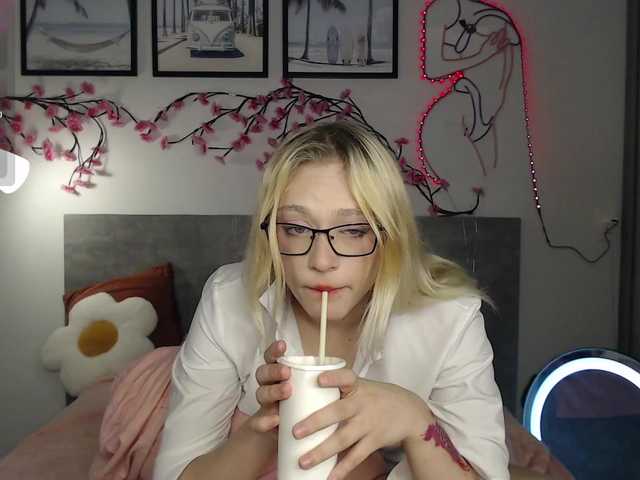 Coraline-bush live cam on BongaCams