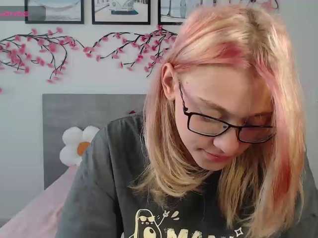 Coraline-bush live cam on BongaCams
