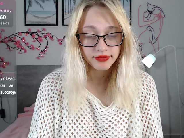 Coraline-bush live cam on BongaCams