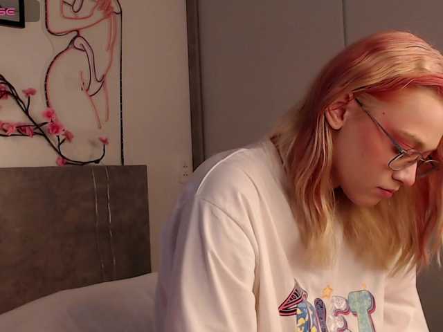 Coraline-bush live cam on BongaCams