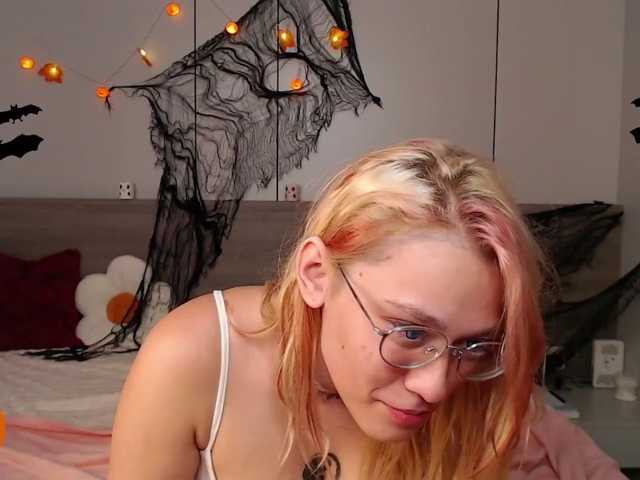 Coraline-bush live cam on BongaCams