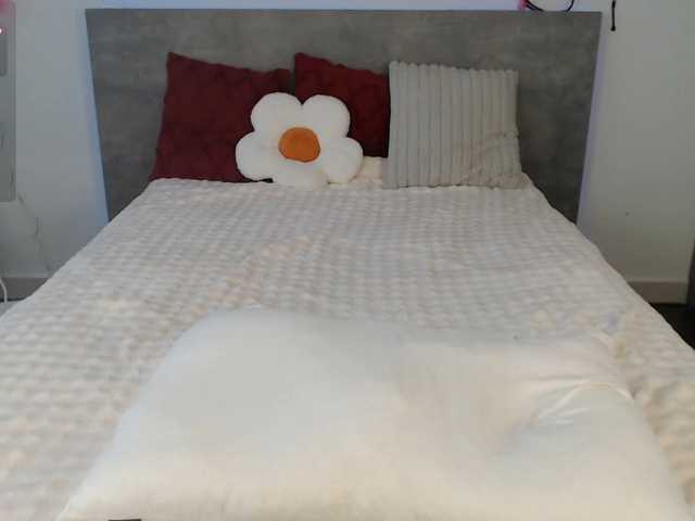 Coraline-bush live cam on BongaCams