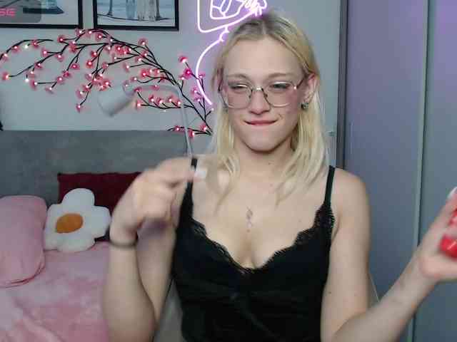 Coraline-bush Sex Cam Show