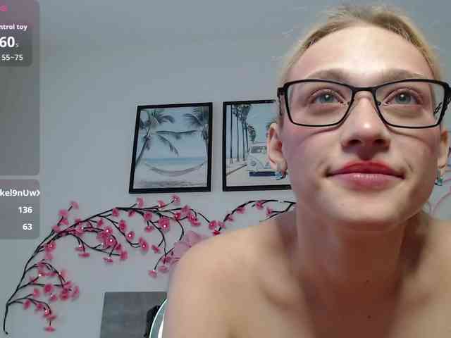 Coraline-bush Live Webcam on BongaCams