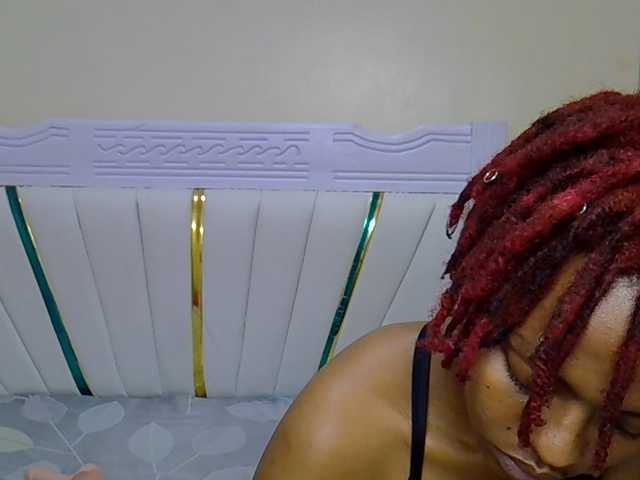 Petiteblossom Live Cam on BongaCams