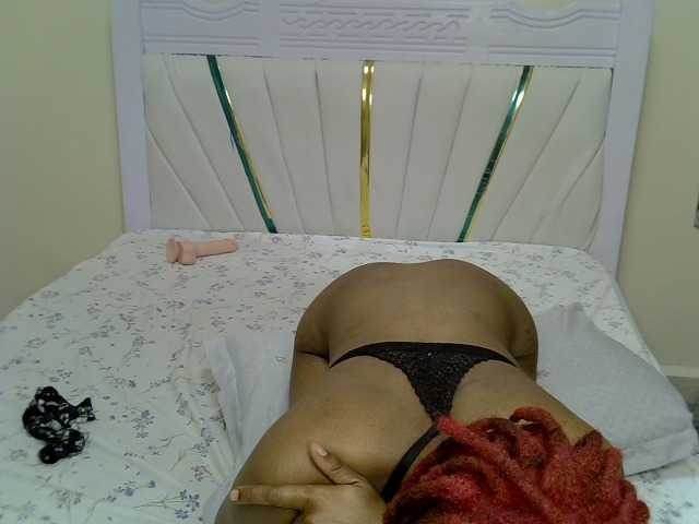 Petiteblossom Live-Cam auf BongaCams