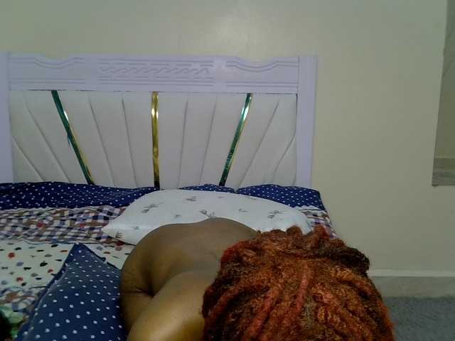 Petiteblossom live cam on BongaCams