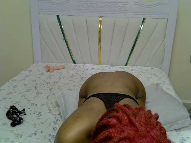 Petiteblossom Live Cam su BongaCams