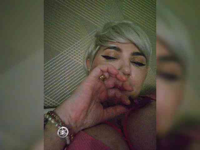 Allaloveyou35a webcam