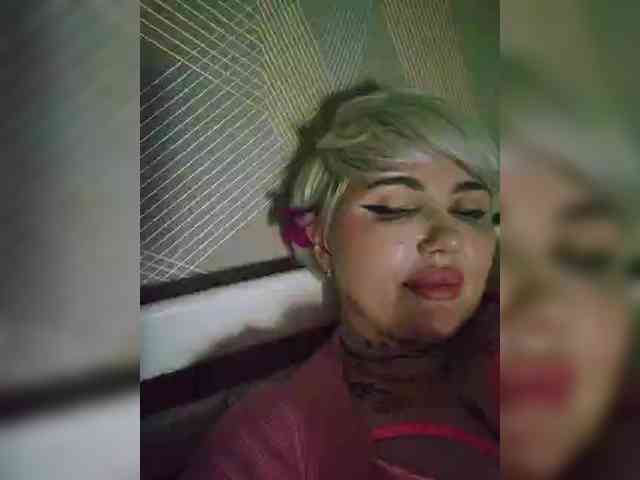 Allaloveyou35a webcam
