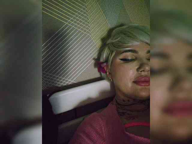 Allaloveyou35a webcam