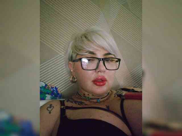 Allaloveyou35a webcam