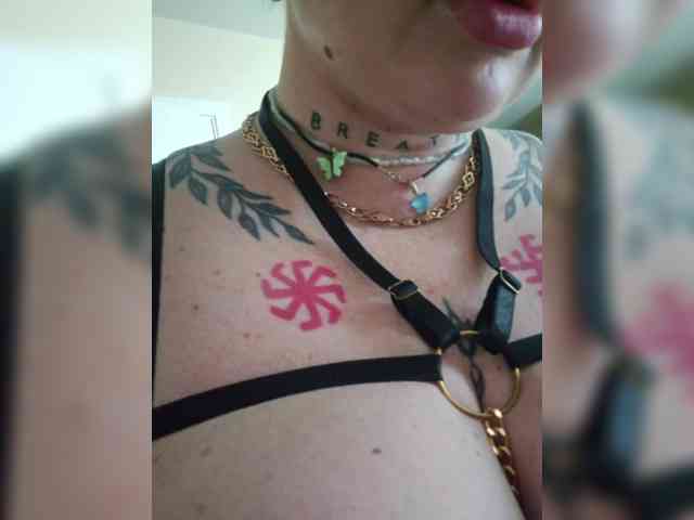 Allaloveyou35a webcam