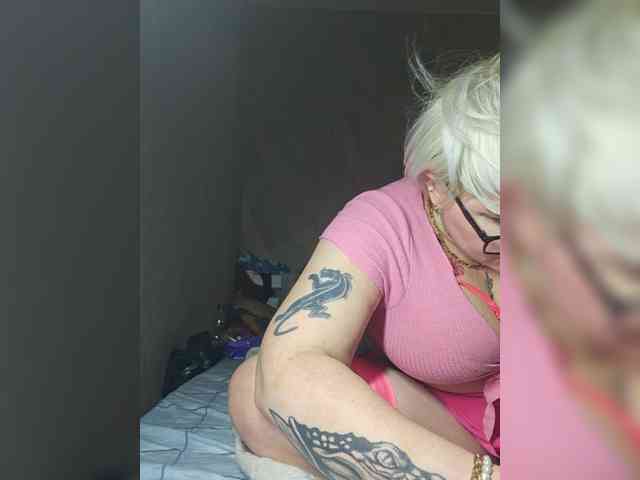 Allaloveyou35a webcam