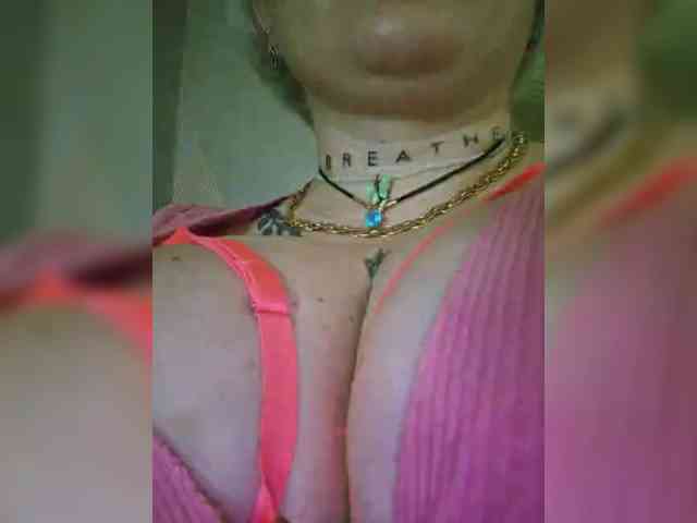Allaloveyou35a webcam