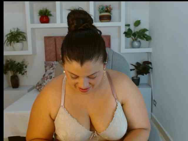 Helen-Reyes webcam