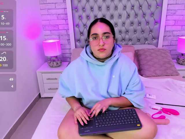 LuluWest live cam on BongaCams