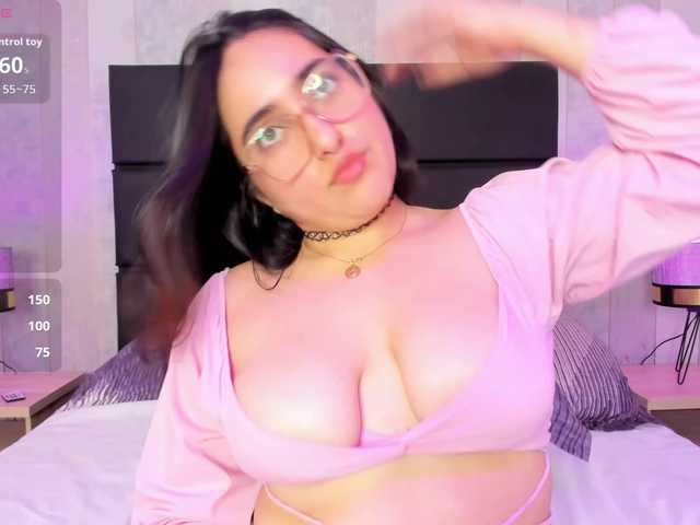LuluWest live cam on BongaCams