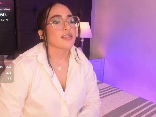 LuluWest live cam on BongaCams