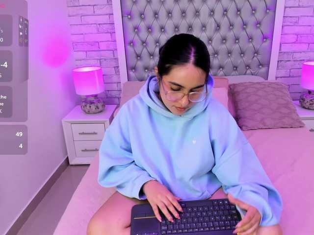 LuluWest live cam on BongaCams