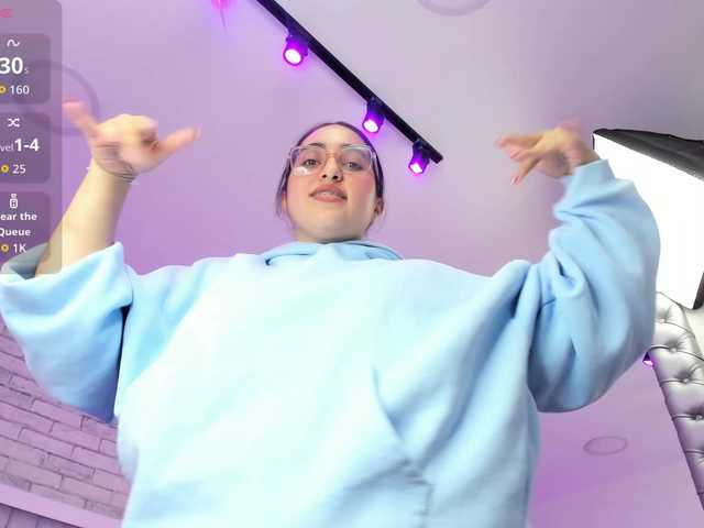 LuluWest live cam on BongaCams