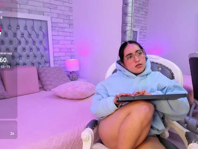 LuluWest live cam on BongaCams