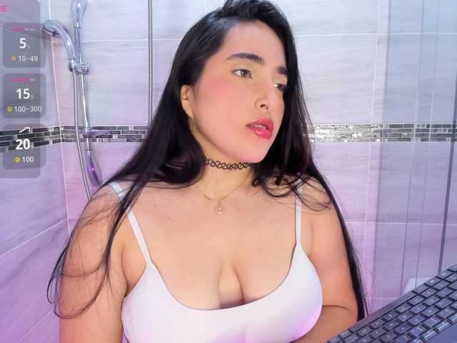 LuluWest live cam on BongaCams