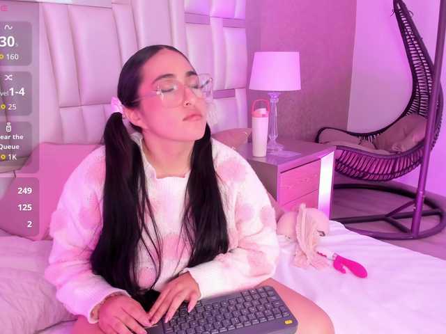 LuluWest live cam on BongaCams