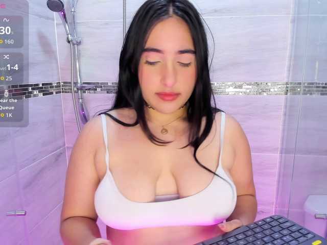 LuluWest live cam on BongaCams