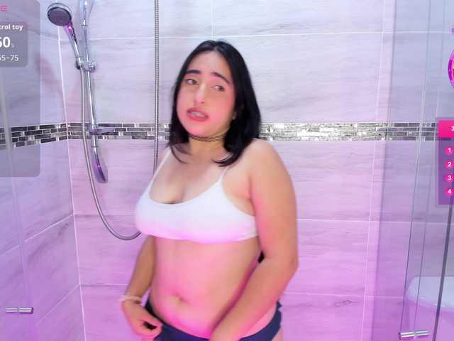 LuluWest live cam on BongaCams
