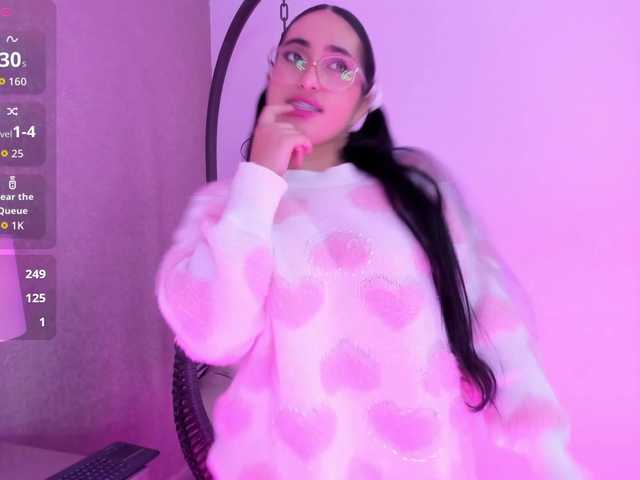 LuluWest live cam on BongaCams