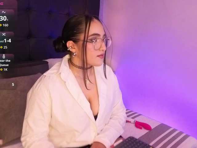 LuluWest live cam on BongaCams